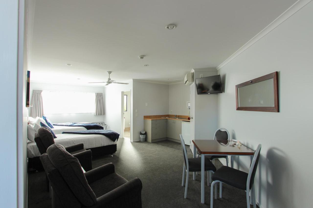 Bk'S Magnolia Motor Lodge Whanganui Exterior photo
