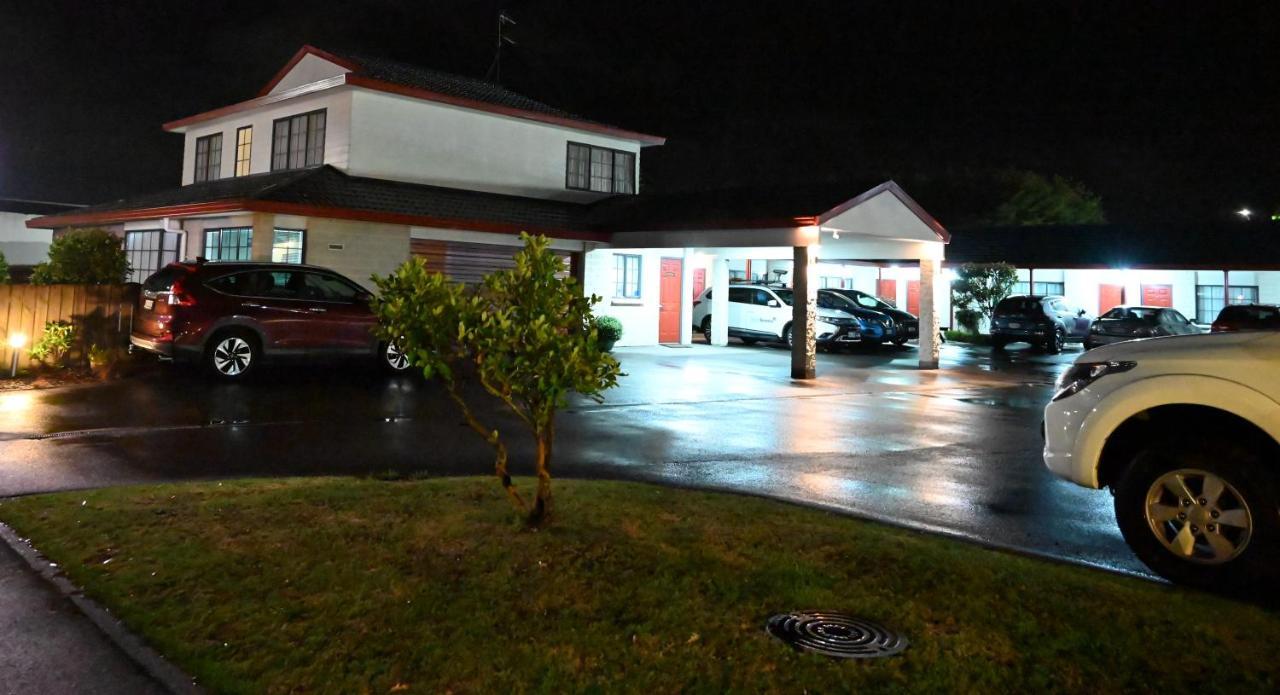 Bk'S Magnolia Motor Lodge Whanganui Exterior photo